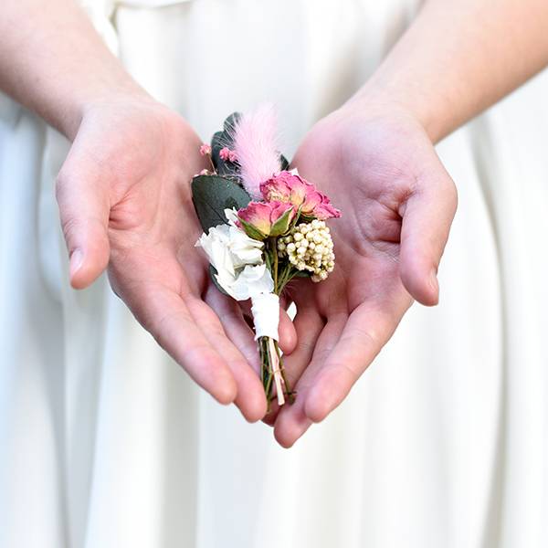 Trockenblumen Anstecker Bräutigam | Hochzeit | Zarte Liebe | weiss-rosa-pink-grün | Eukalyptus, Rosen, Hortensie
