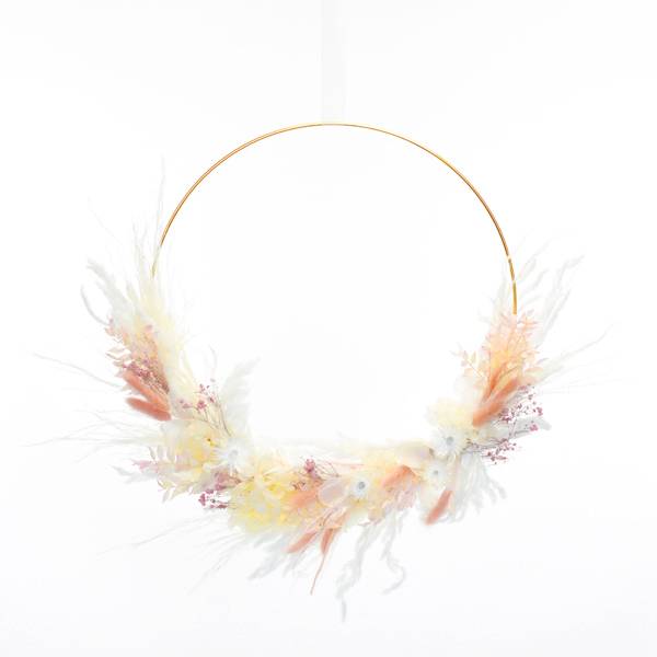 Trockenblumenkranz | Hoop | Zartliebe | gold 40 cm | Trockenblumen weiss-natur-rosa | Pampasgras, Lagurus, Strohblume