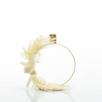 Trockenblumen Kerzenständer | Kerzenhalter Ring gold | Weisse Eleganz | weiss | Pampasgras, Ruskus, Capblume Trockenblumen Kerzenständer | Kerzenhalter Ring gold | Weisse Eleganz | weiss | Pampasgras, Ruskus, Capblume