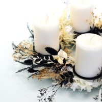 Trockenblumen Adventskranz | schwarzer Traum | Stumpenkerzen | 30cm | weiss-natur-schwarz